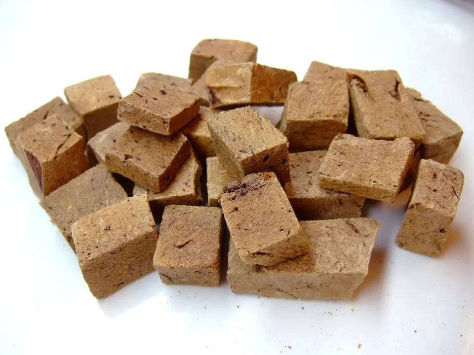 benny-bully-s-liver-chops-cubes-foie-b-uf-friandise-chien-454-g image 1